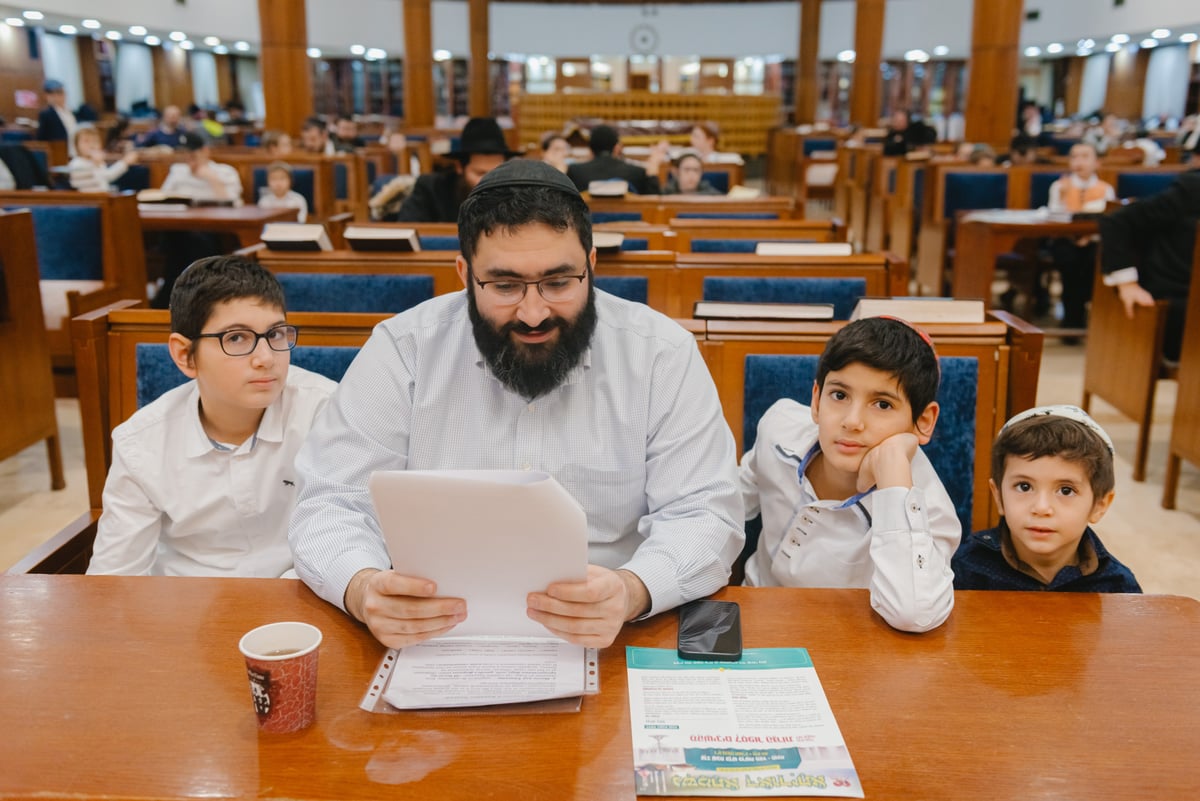 מסיבת חנוכה למשתתפי "אבות ובנים" במוסקבה