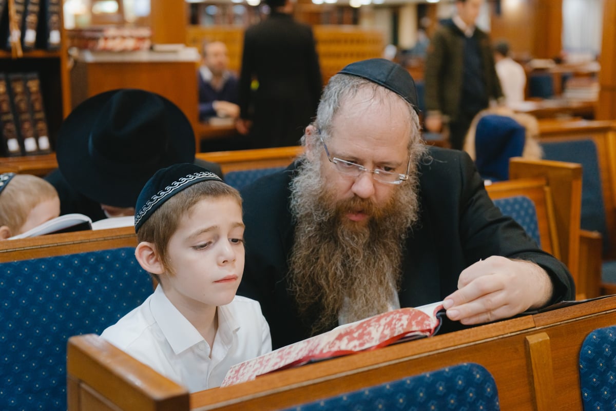 מסיבת חנוכה למשתתפי "אבות ובנים" במוסקבה