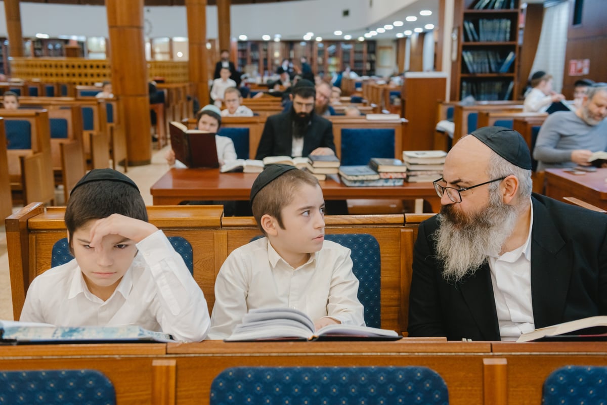 מסיבת חנוכה למשתתפי "אבות ובנים" במוסקבה