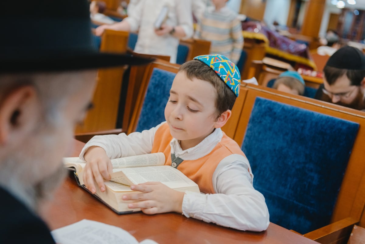 מסיבת חנוכה למשתתפי "אבות ובנים" במוסקבה