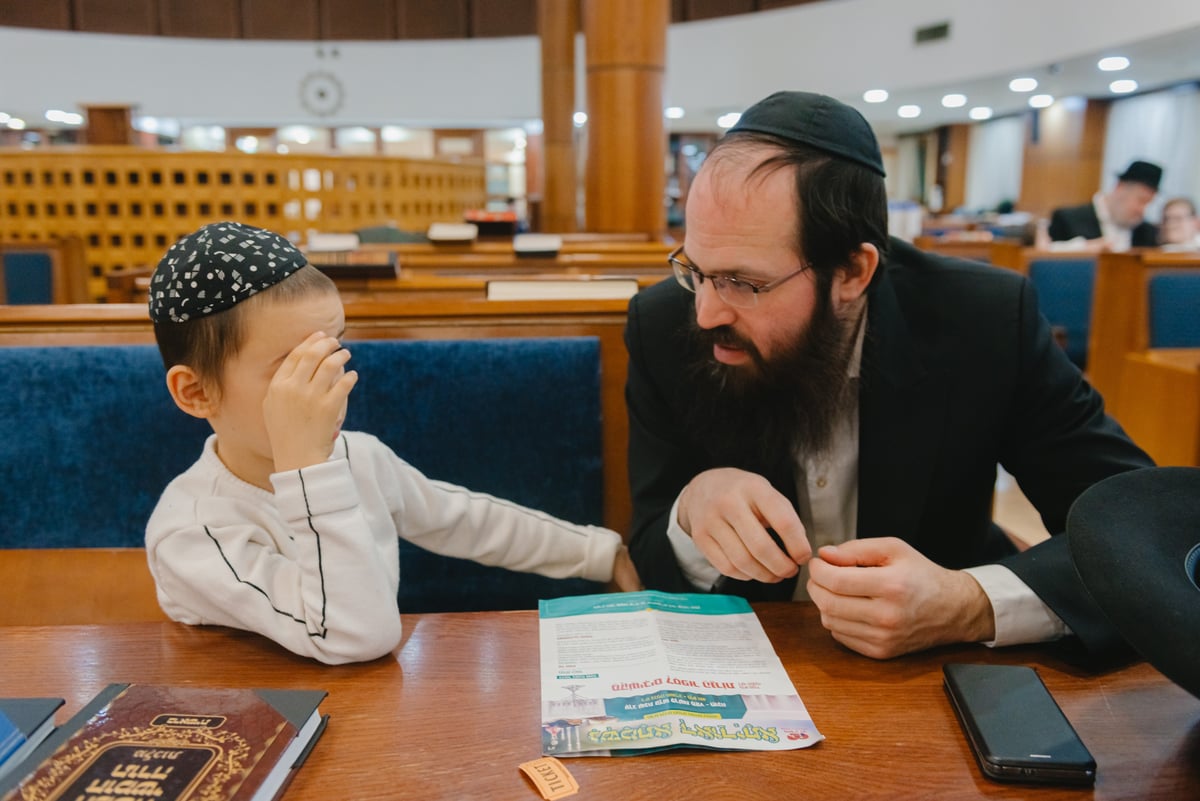 מסיבת חנוכה למשתתפי "אבות ובנים" במוסקבה