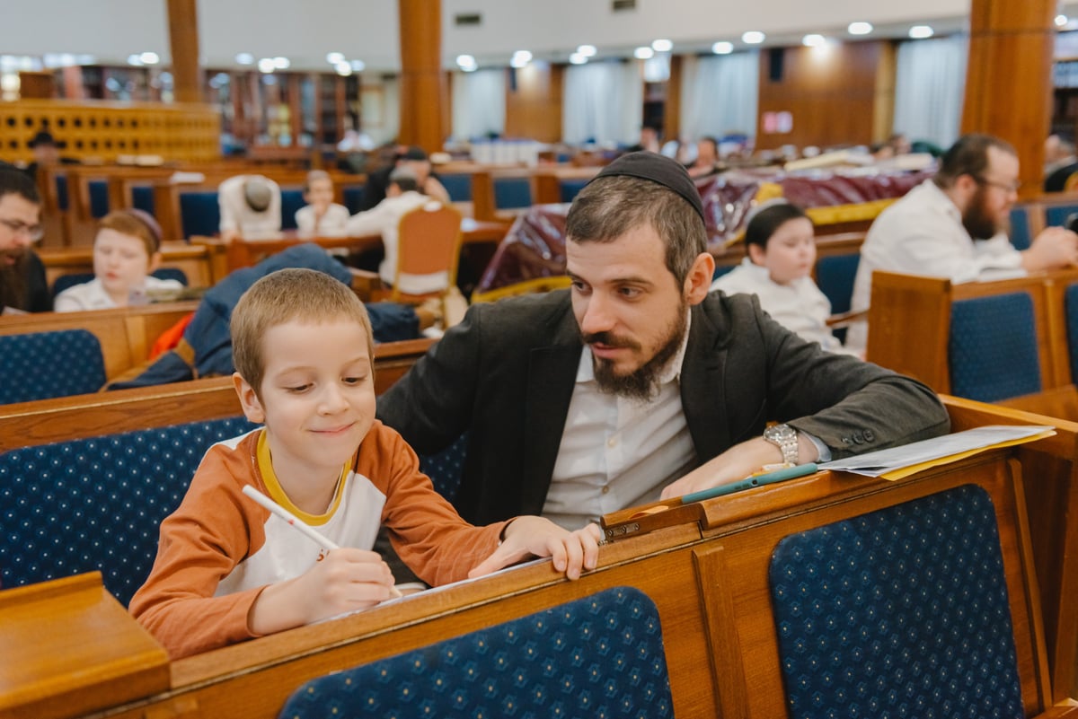 מסיבת חנוכה למשתתפי "אבות ובנים" במוסקבה