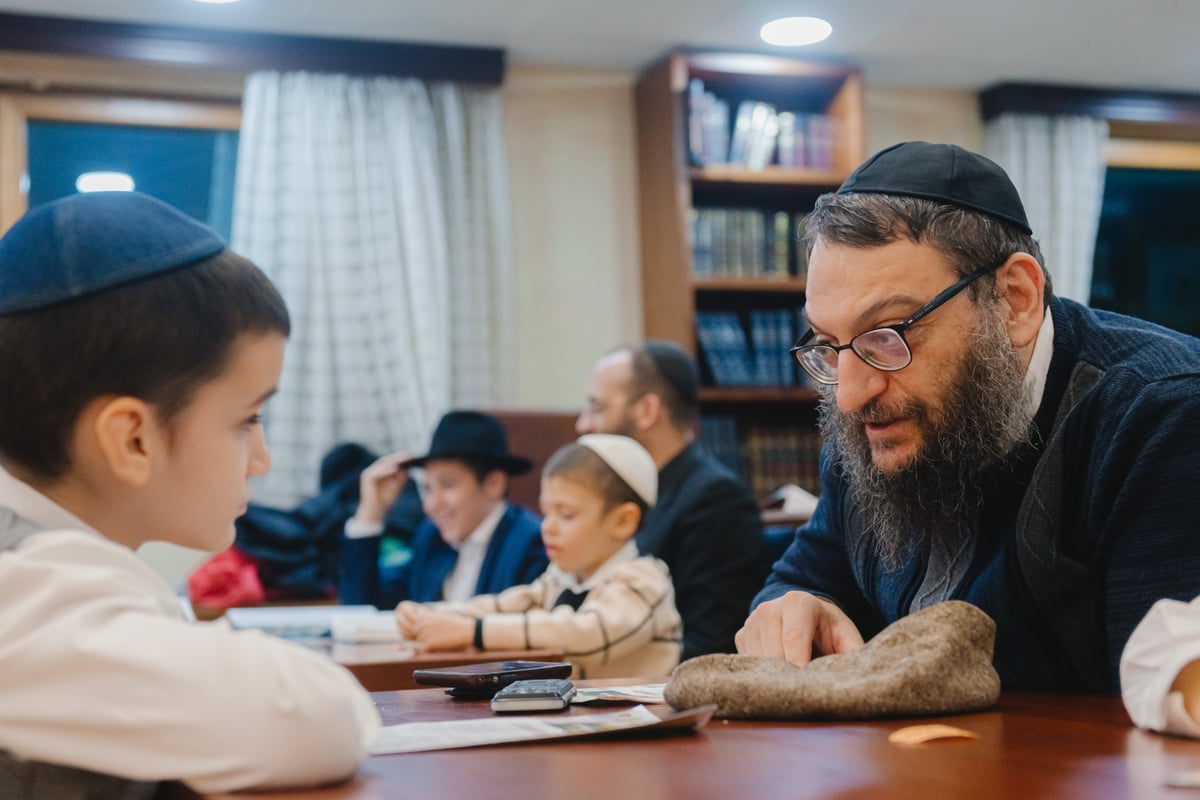 מסיבת חנוכה למשתתפי "אבות ובנים" במוסקבה