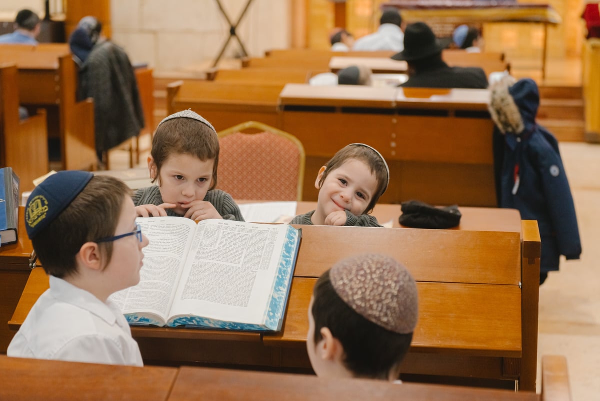 מסיבת חנוכה למשתתפי "אבות ובנים" במוסקבה