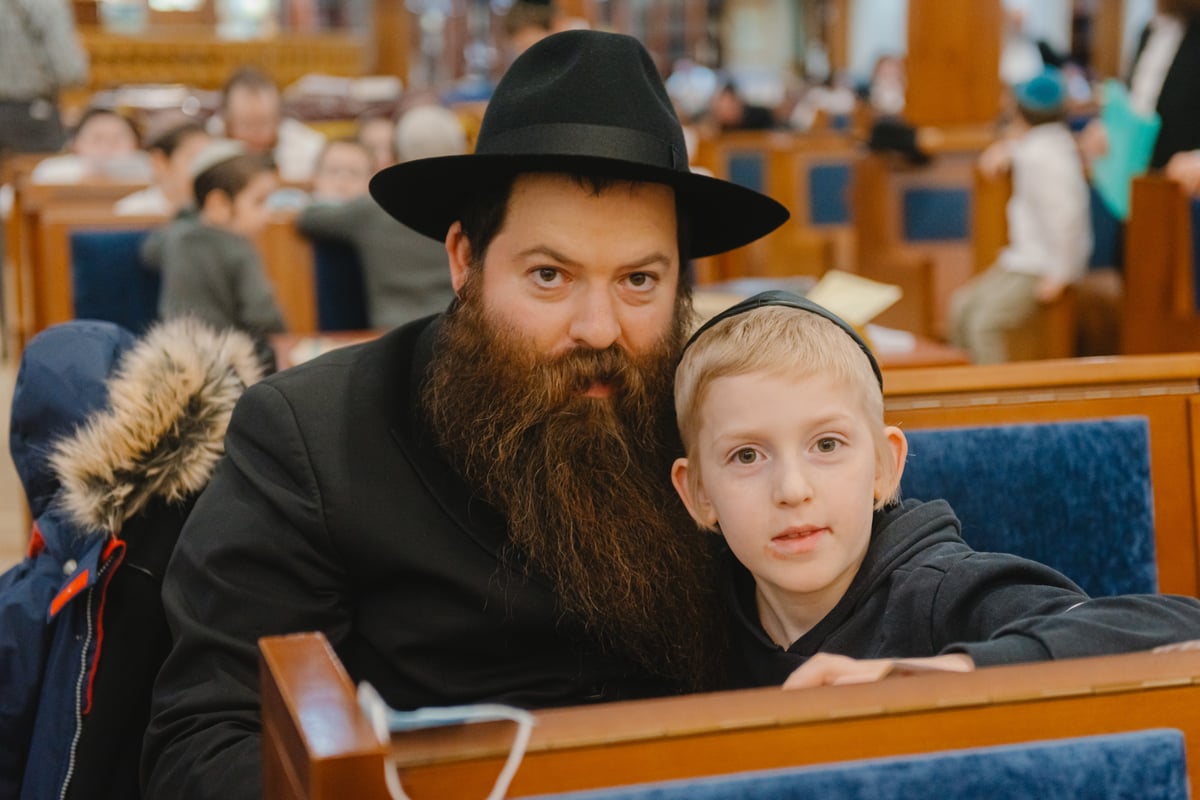 מסיבת חנוכה למשתתפי "אבות ובנים" במוסקבה