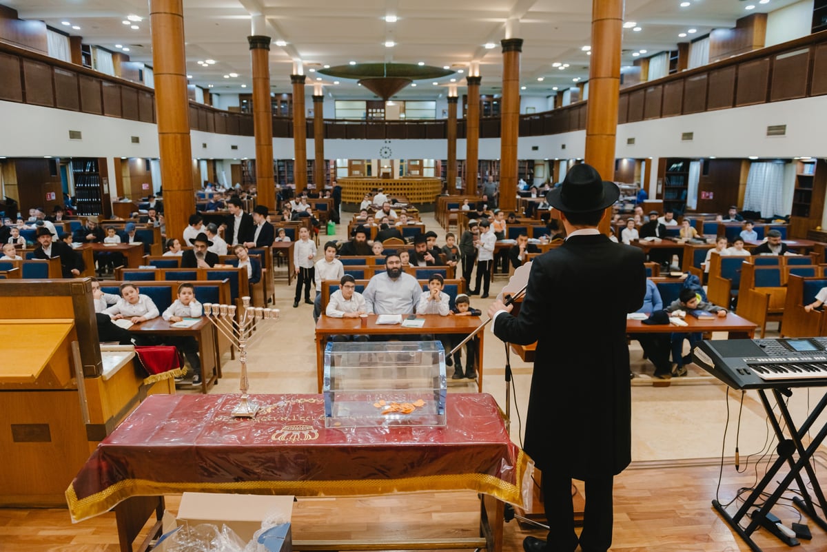 מסיבת חנוכה למשתתפי "אבות ובנים" במוסקבה