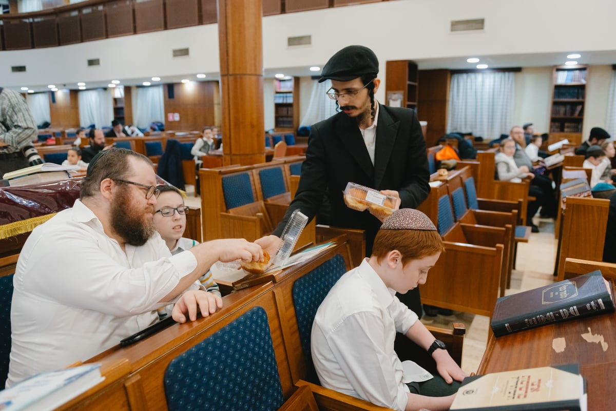 מסיבת חנוכה למשתתפי "אבות ובנים" במוסקבה