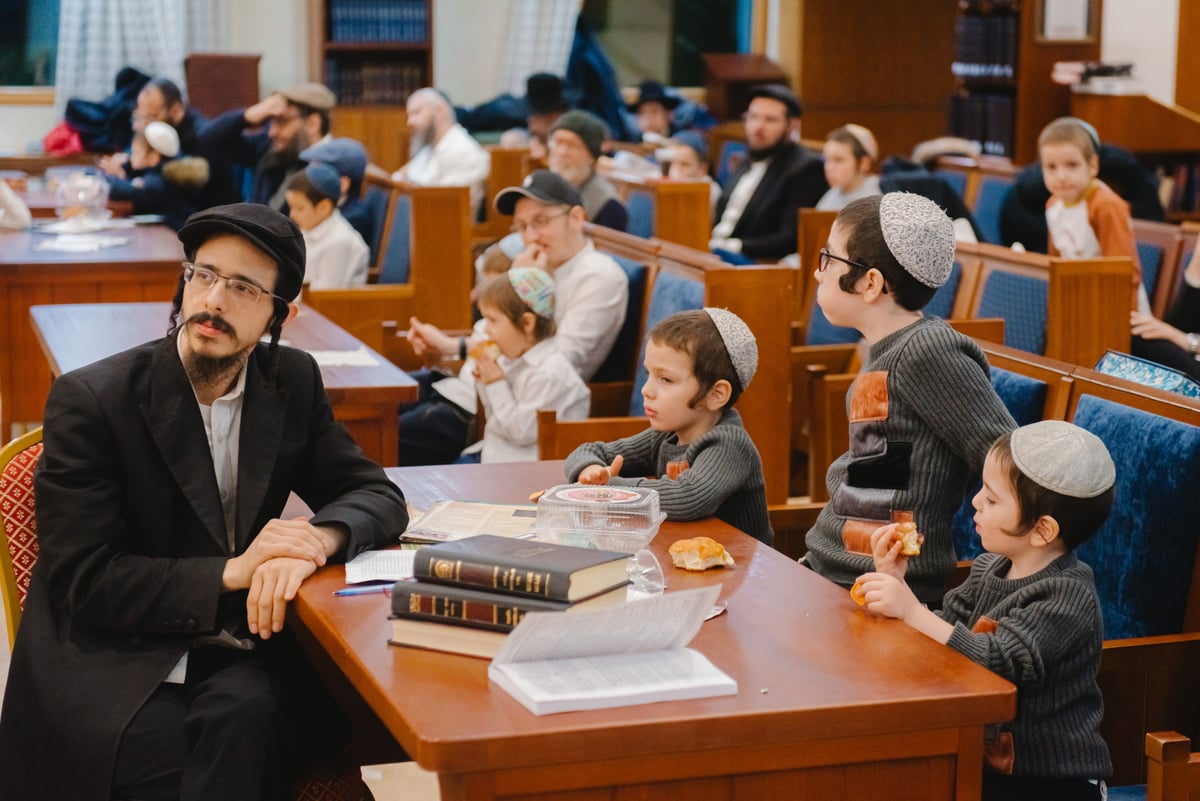 מסיבת חנוכה למשתתפי "אבות ובנים" במוסקבה