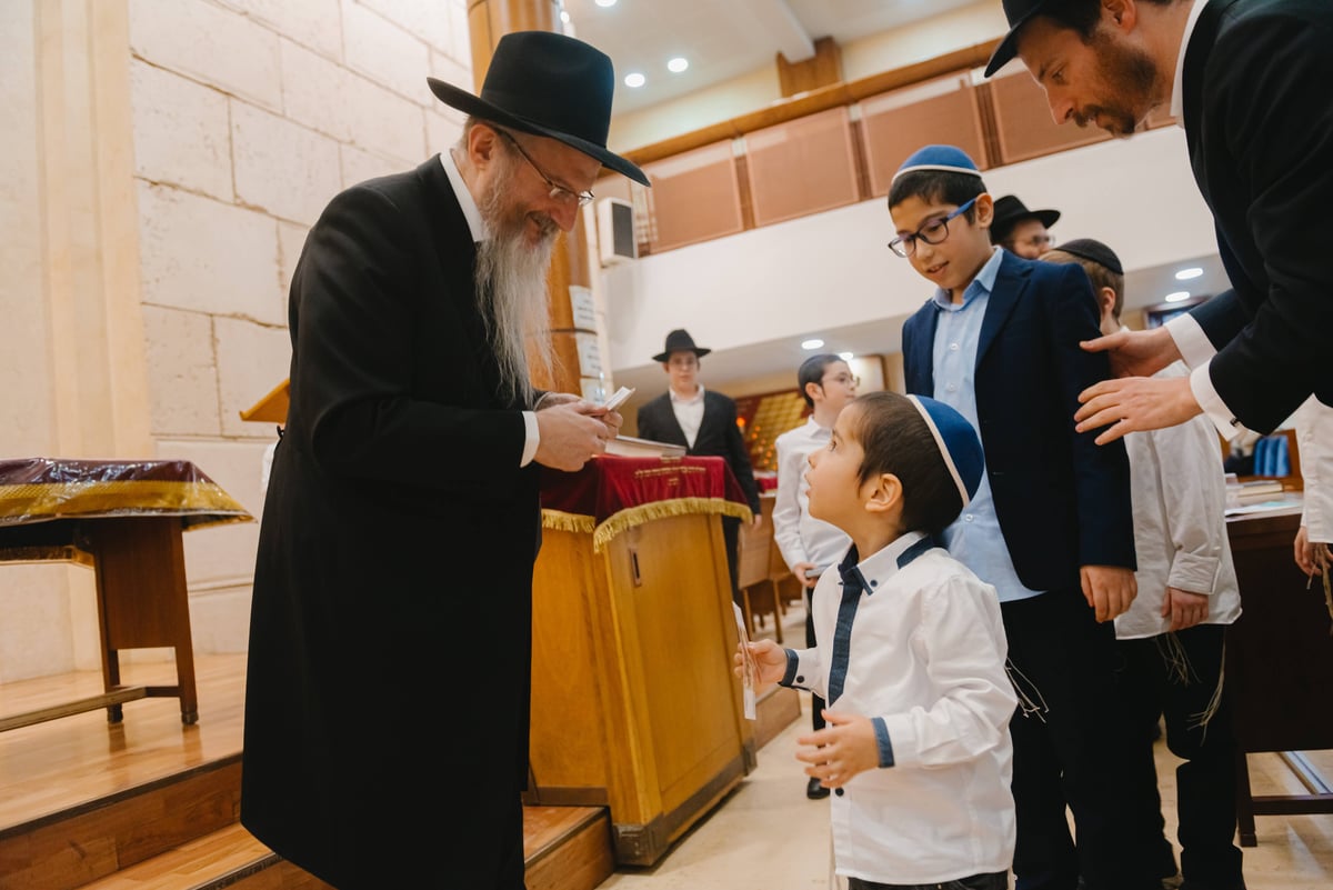 מסיבת חנוכה למשתתפי "אבות ובנים" במוסקבה