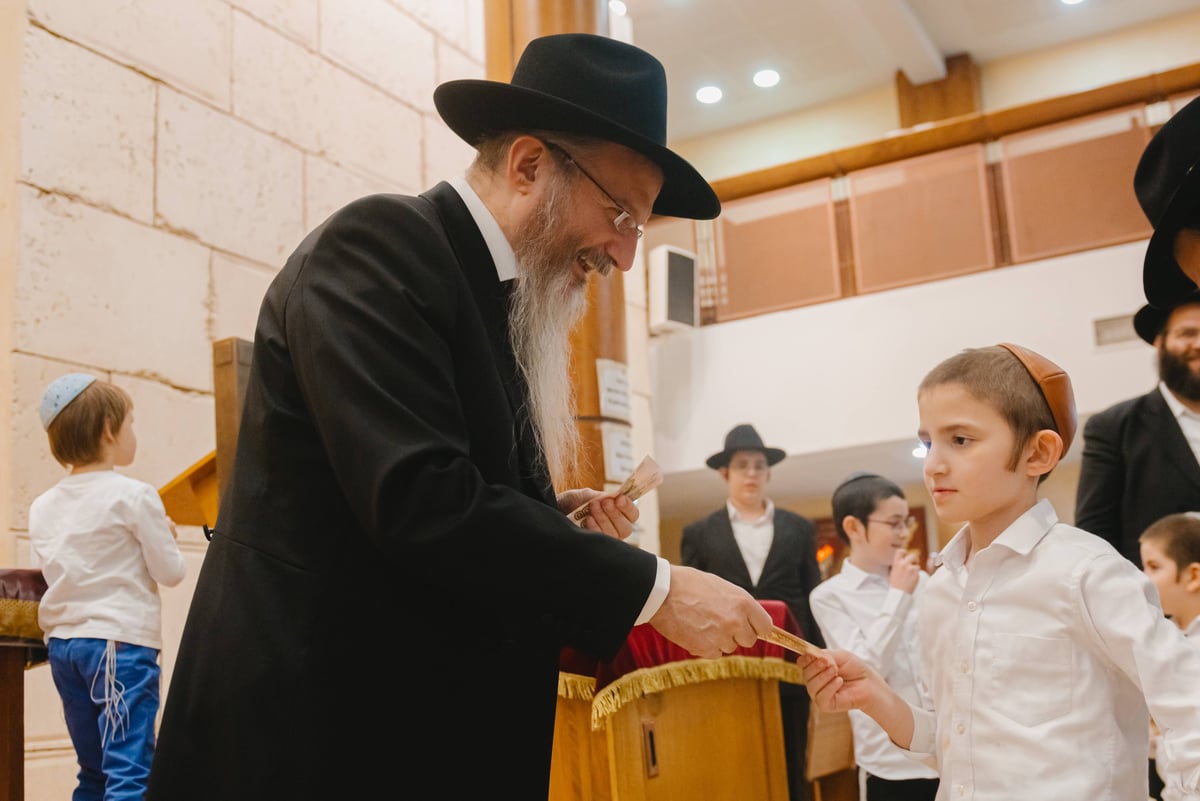 מסיבת חנוכה למשתתפי "אבות ובנים" במוסקבה