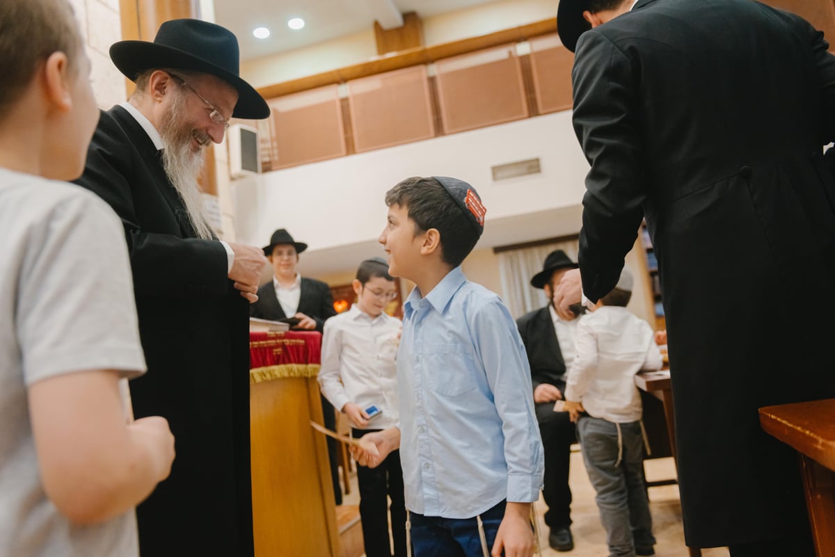 מסיבת חנוכה למשתתפי "אבות ובנים" במוסקבה