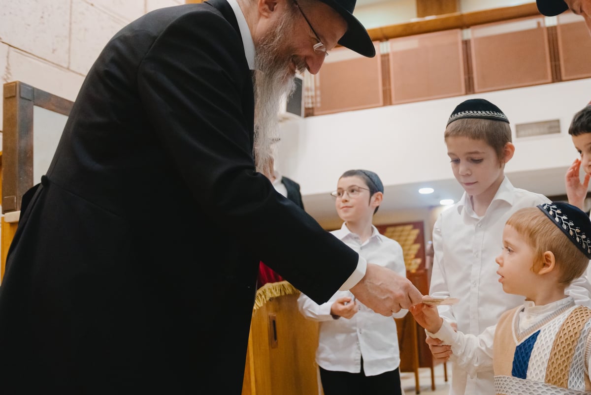 מסיבת חנוכה למשתתפי "אבות ובנים" במוסקבה