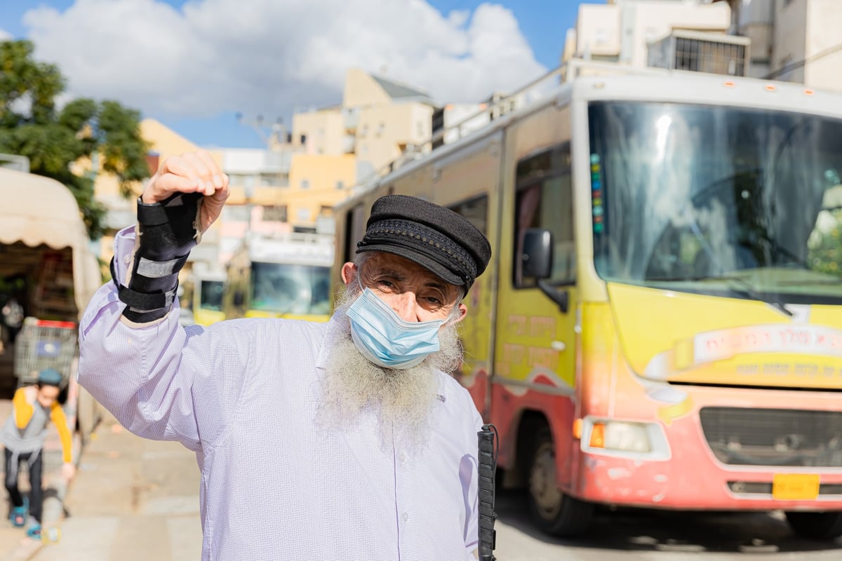 מרהיב: שיירת הטנקים של חב"ד מסביב לישראל