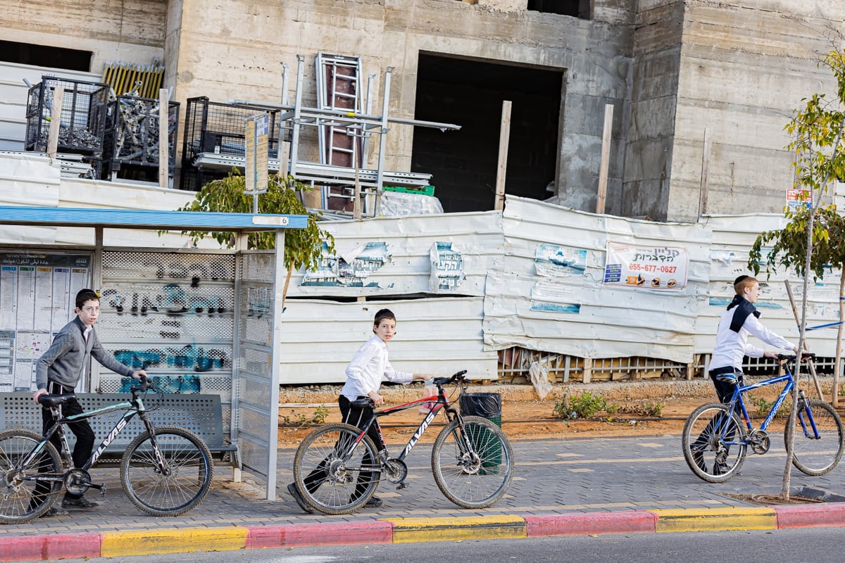 מרהיב: שיירת הטנקים של חב"ד מסביב לישראל