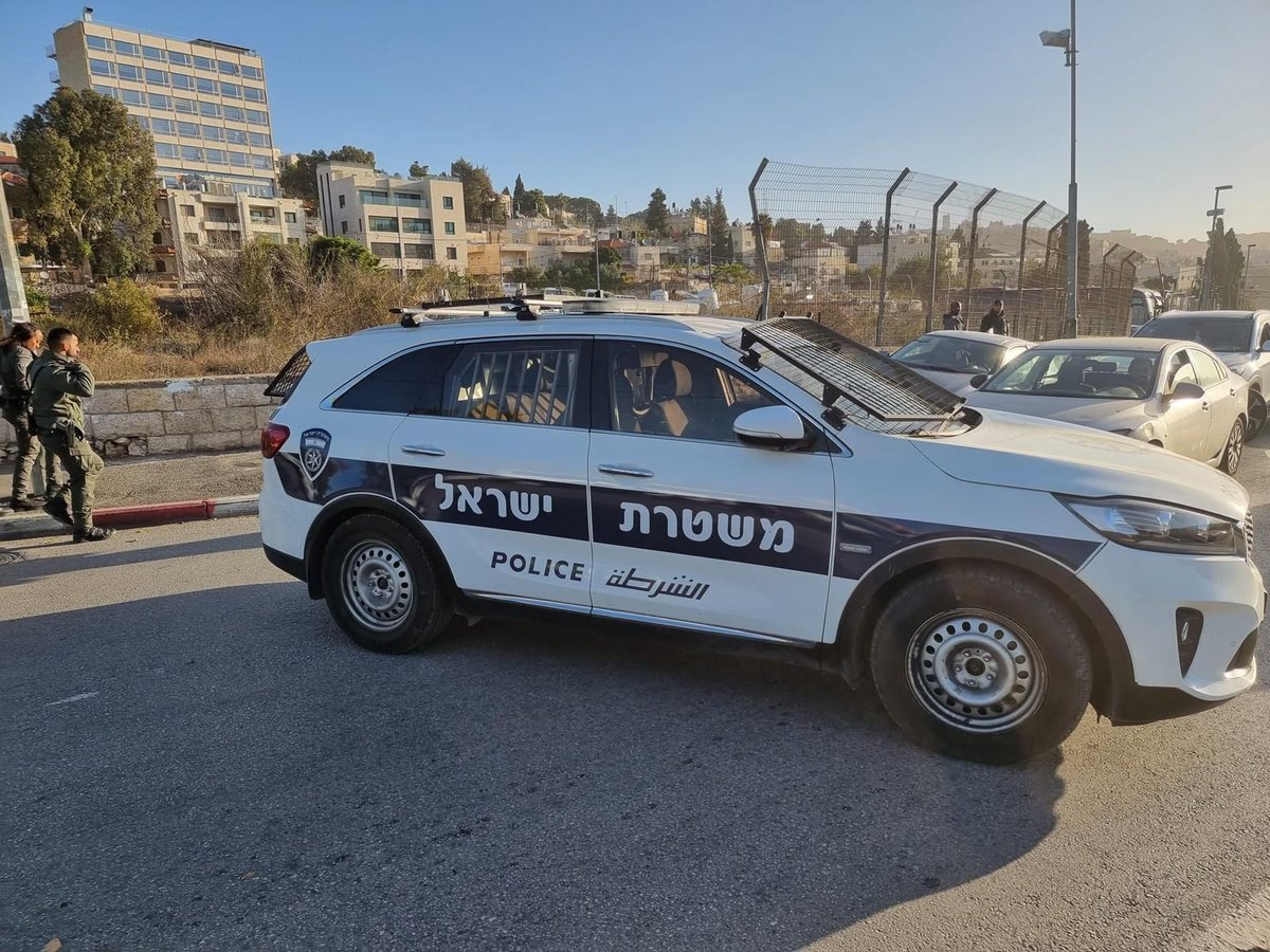 פיגוע דקירה בסמוך לקבר שמעון הצדיק; המחבלת נעצרה