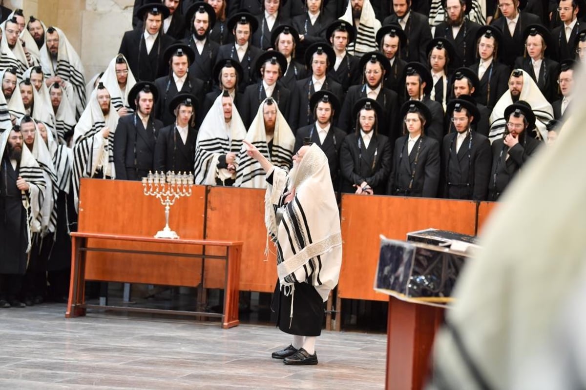 טישים וכסף לילדים: כך מסכמים את החג בויז'ניץ