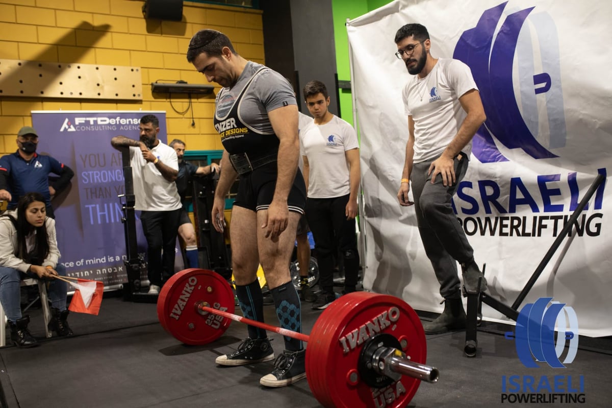 אברך ו... 'אלוף הארץ' בהרמת משקולות של 312.5 ק"ג