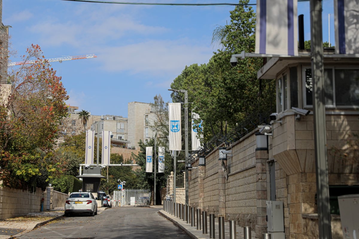 המאבטחים עזבו את רחוב בלפור; גלריה