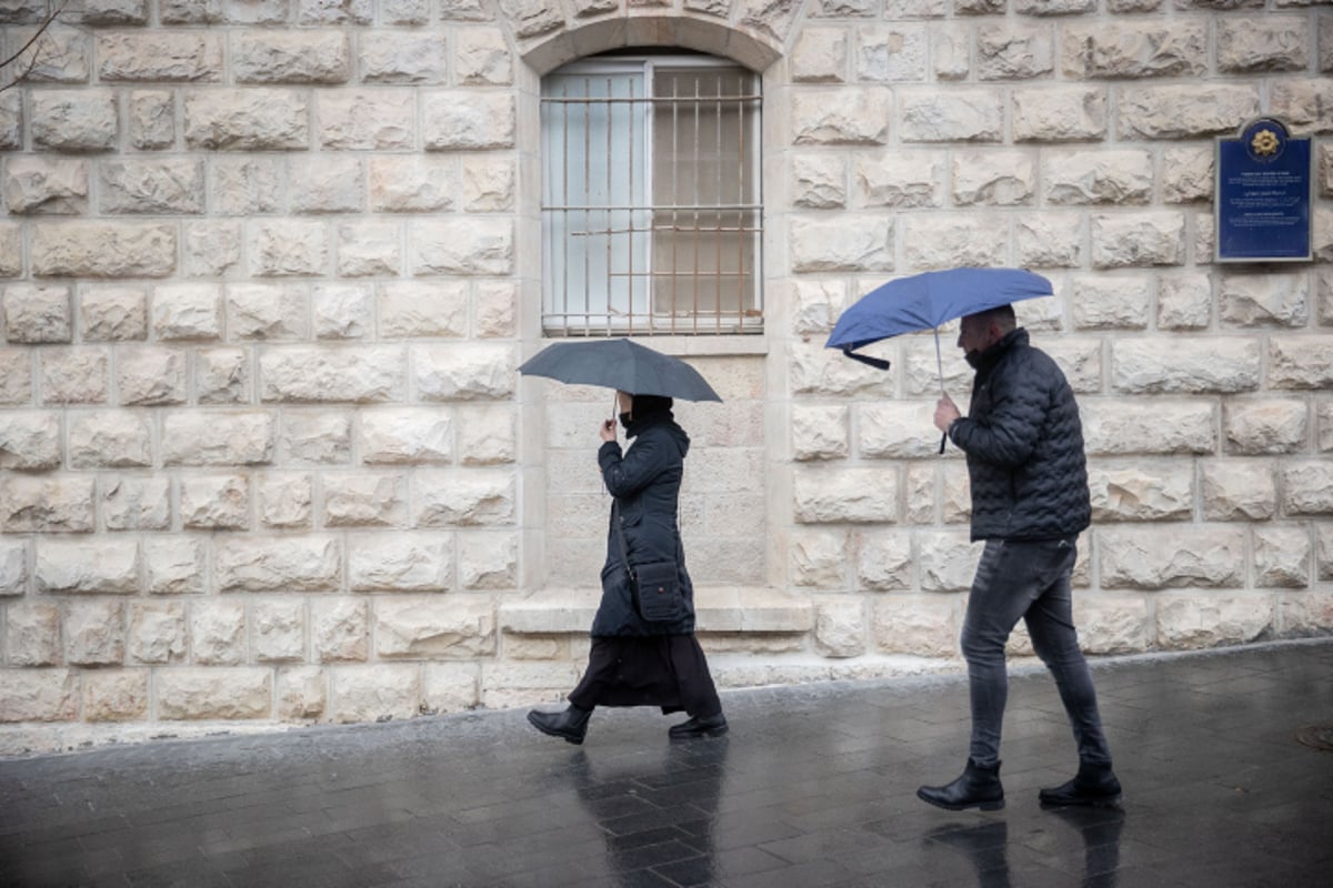 תחזית: גשם מקומי קל, ירידה בטמפרטורות