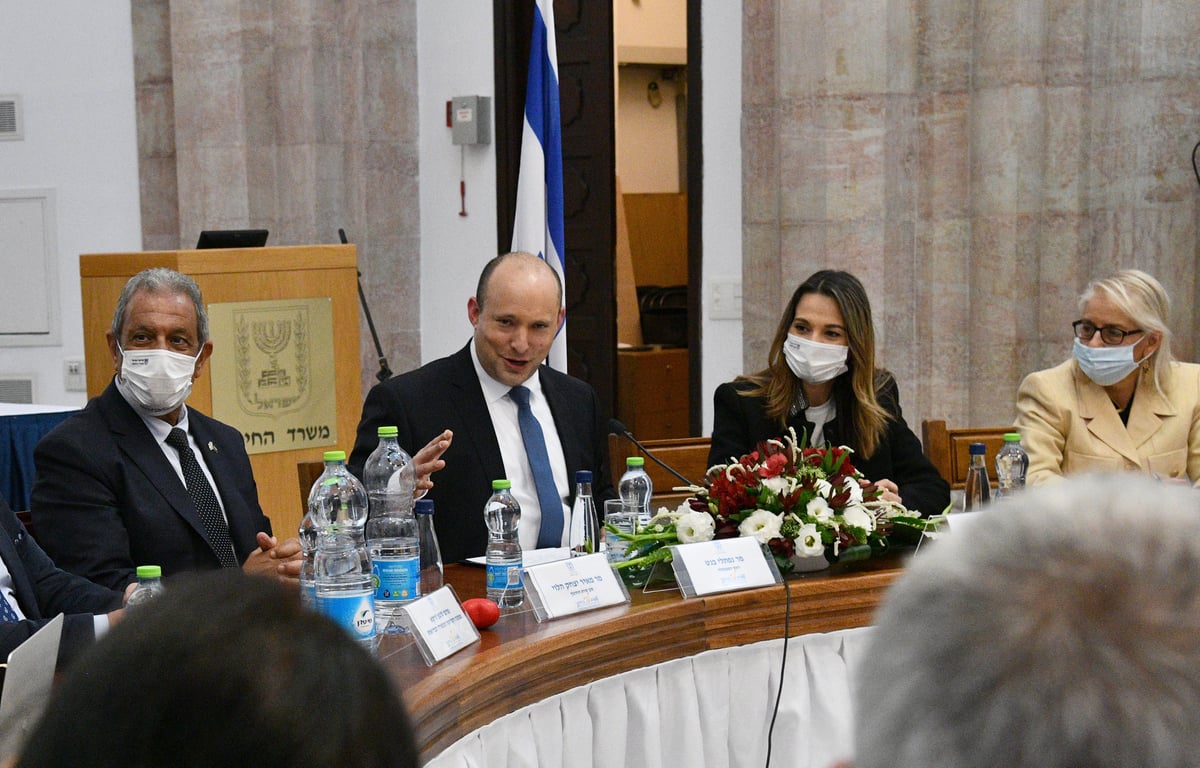 בנט: "המשימה הלאומית - לחסן את ילדי ישראל"