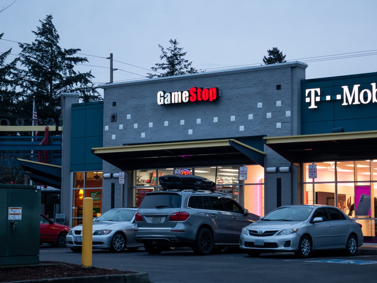 רגע לפני פשיטת רגל: אחד הסניפים של חברת GameStop