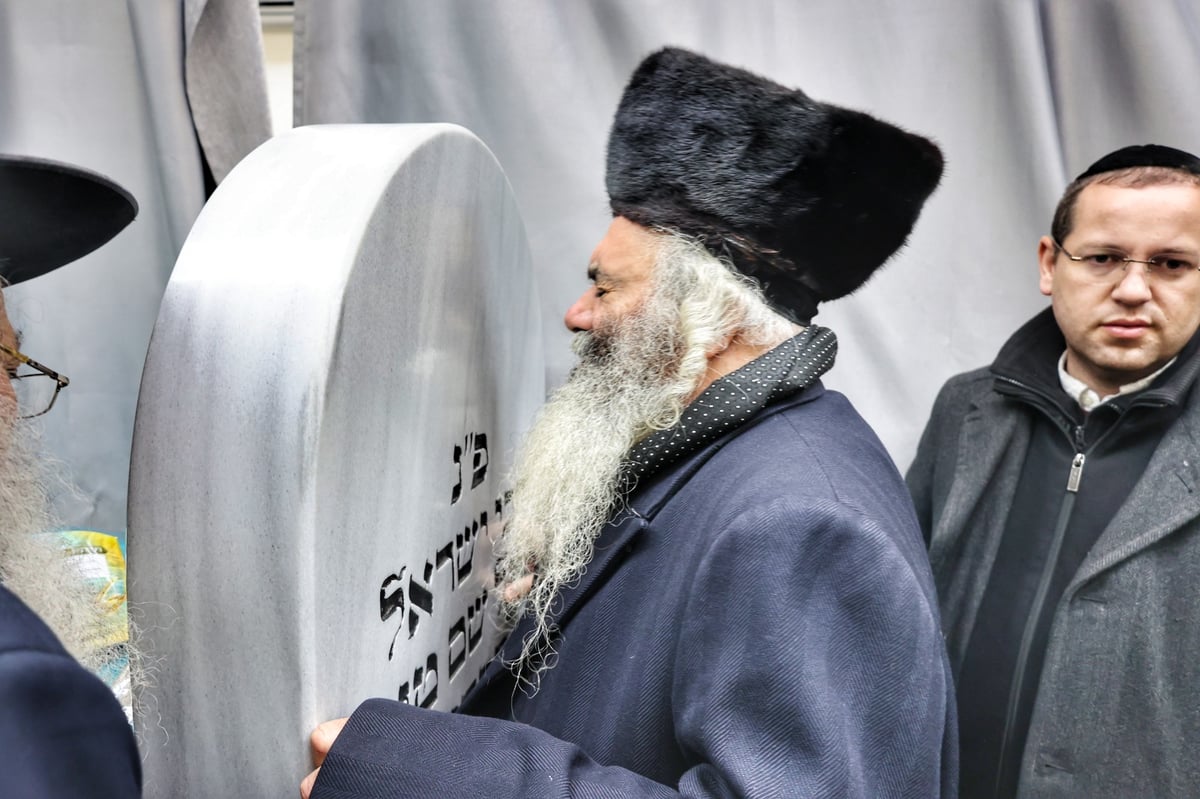 משפחות נפגעי אסון מירון הכניסו ס"ת באוקראינה