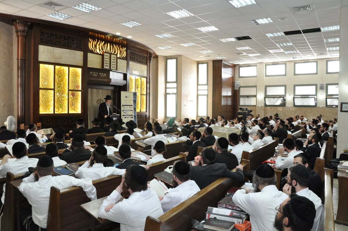 משתתפי שיעורו של הגר"י לוקסנבורג