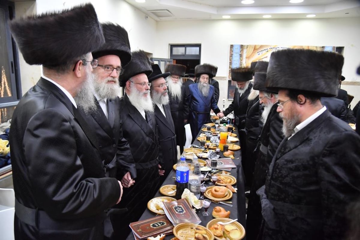 בסאווראן חגגו שבעת ברכות בשילוב 'טיש יארצייט'