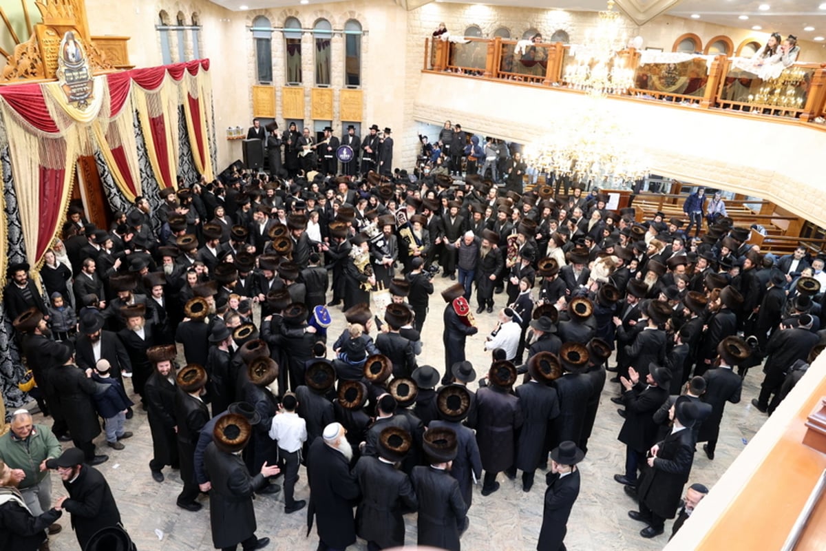 שני ספרי תורה הוכנסו לבית המדרש 'ברסלב' בצפת