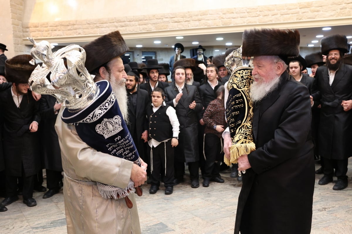 שני ספרי תורה הוכנסו לבית המדרש 'ברסלב' בצפת