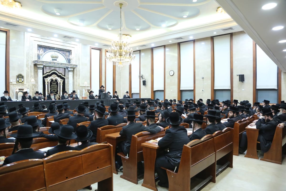 ב'שבט הלוי' ציינו 11 חודשים לפטירת הגאב"ד