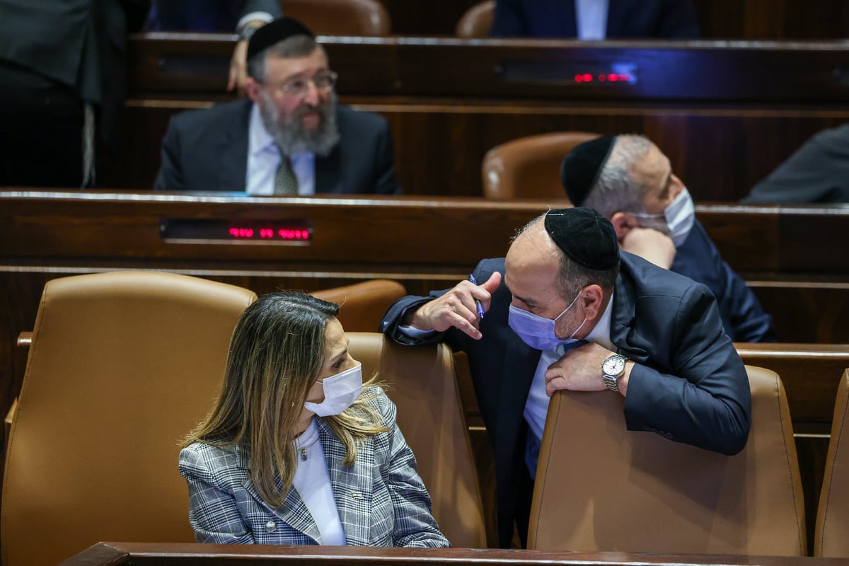 "לך, לך"; ההצבעה על חוק החשמל גררה צעקות ועימותים