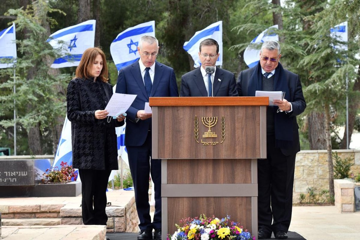 אם ורעיית נשיא המדינה הובאה למנוחות