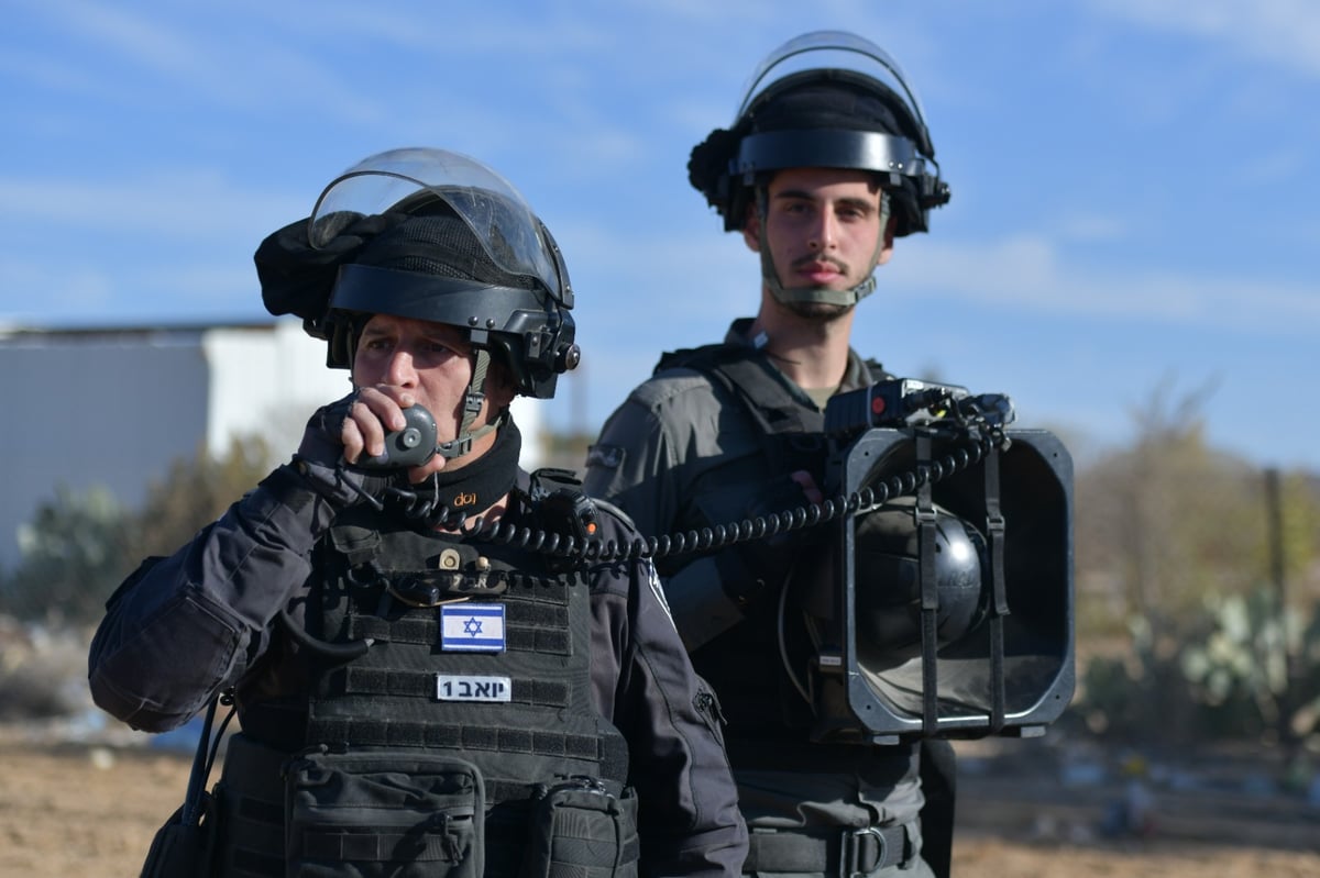 הנטיעות בנגב: 16 עצורים, שוטרים נפצעו