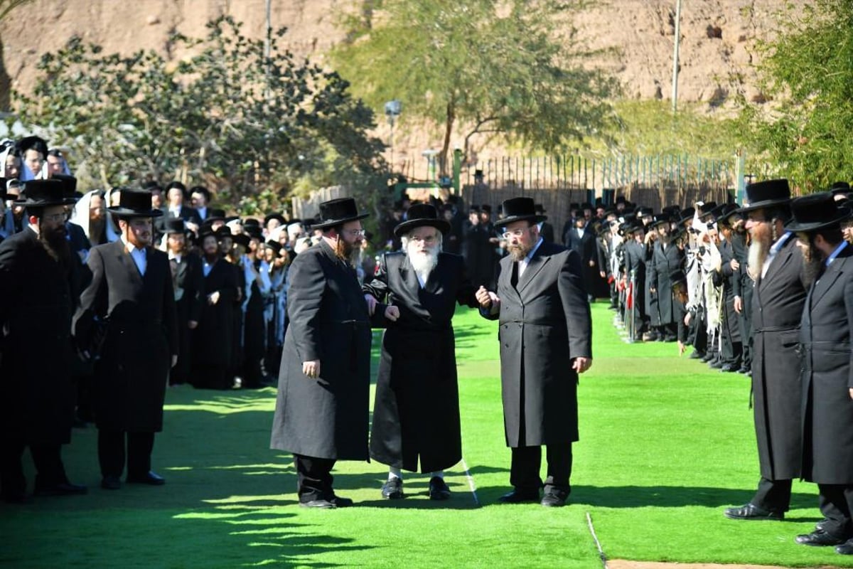 סמוך לאילת: האדמו"ר מויז'ניץ ערך מעמד 'שירת הים'