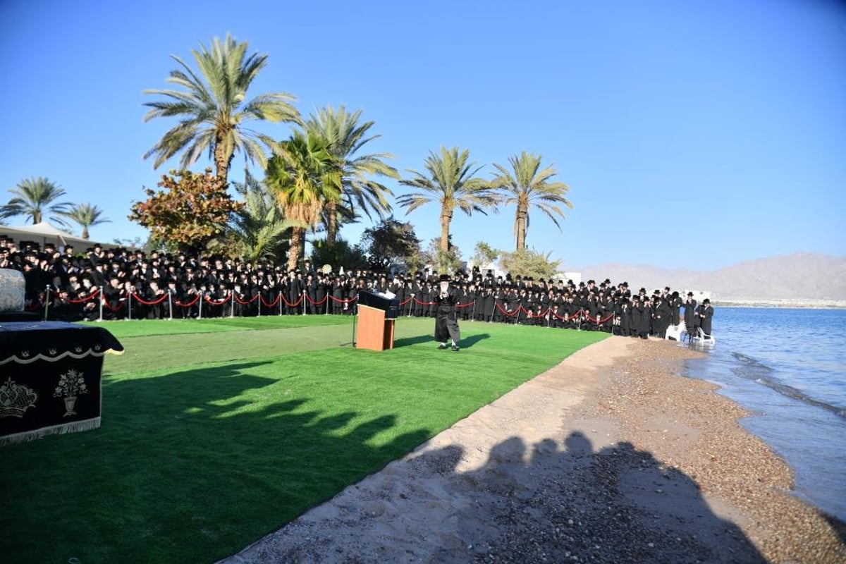 סמוך לאילת: האדמו"ר מויז'ניץ ערך מעמד 'שירת הים'