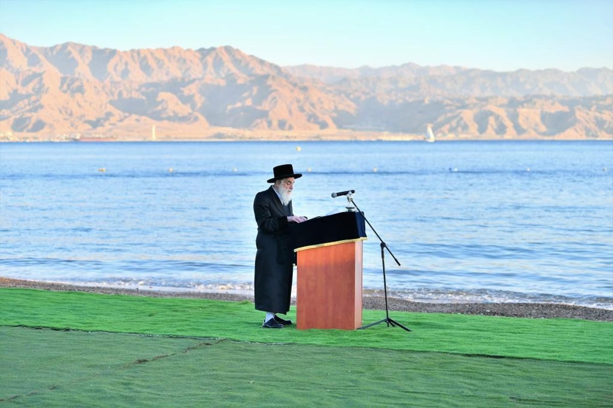 סמוך לאילת: האדמו"ר מויז'ניץ ערך מעמד 'שירת הים'