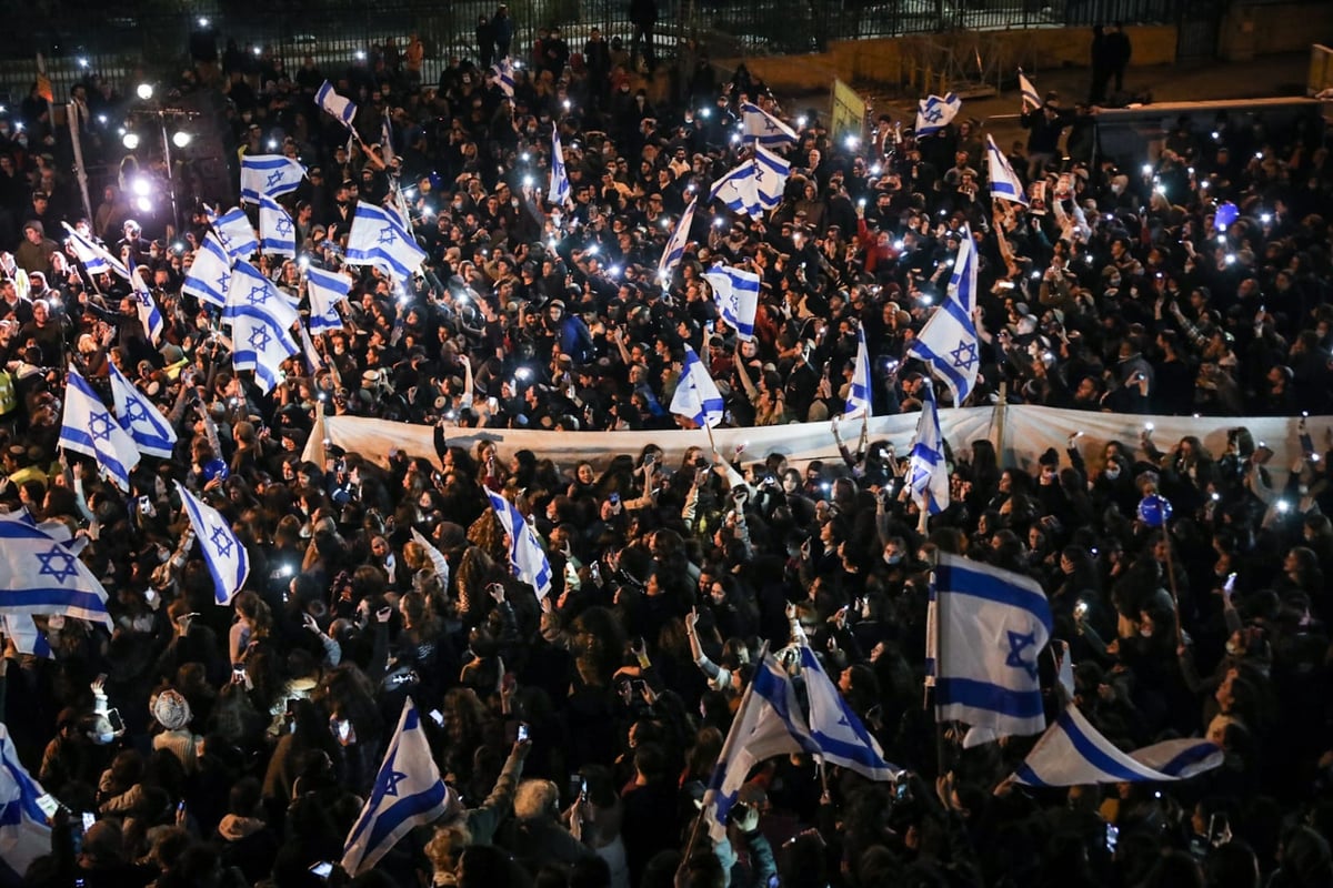 המונים מפגינים בירושלים נגד הממשלה: "בנט תתפטר"