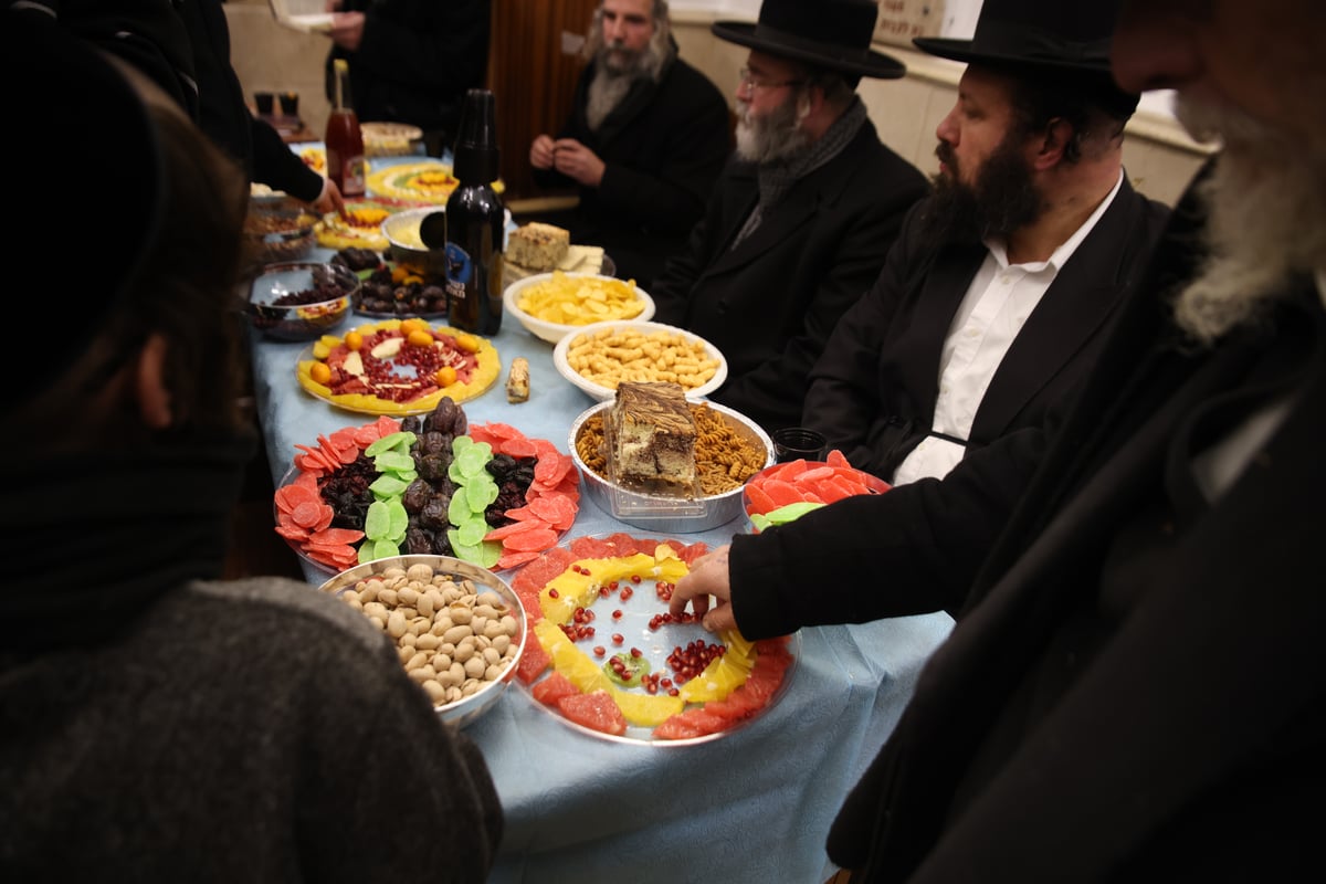 כך ציינו את ט"ו בשבט בציון הרשב"י במירון