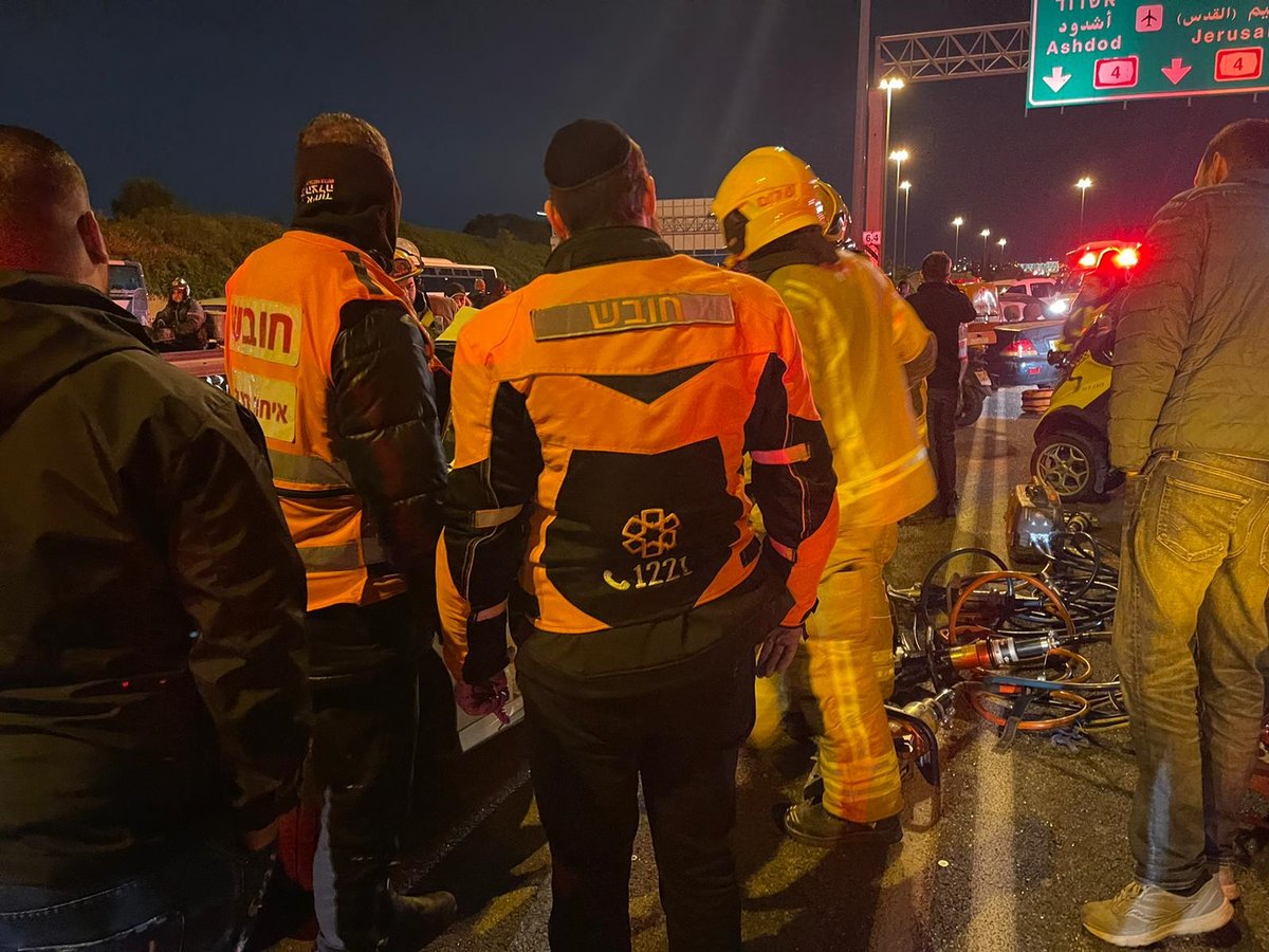 שני הרוגים ושני פצועים קשה בתאונה בכביש 4