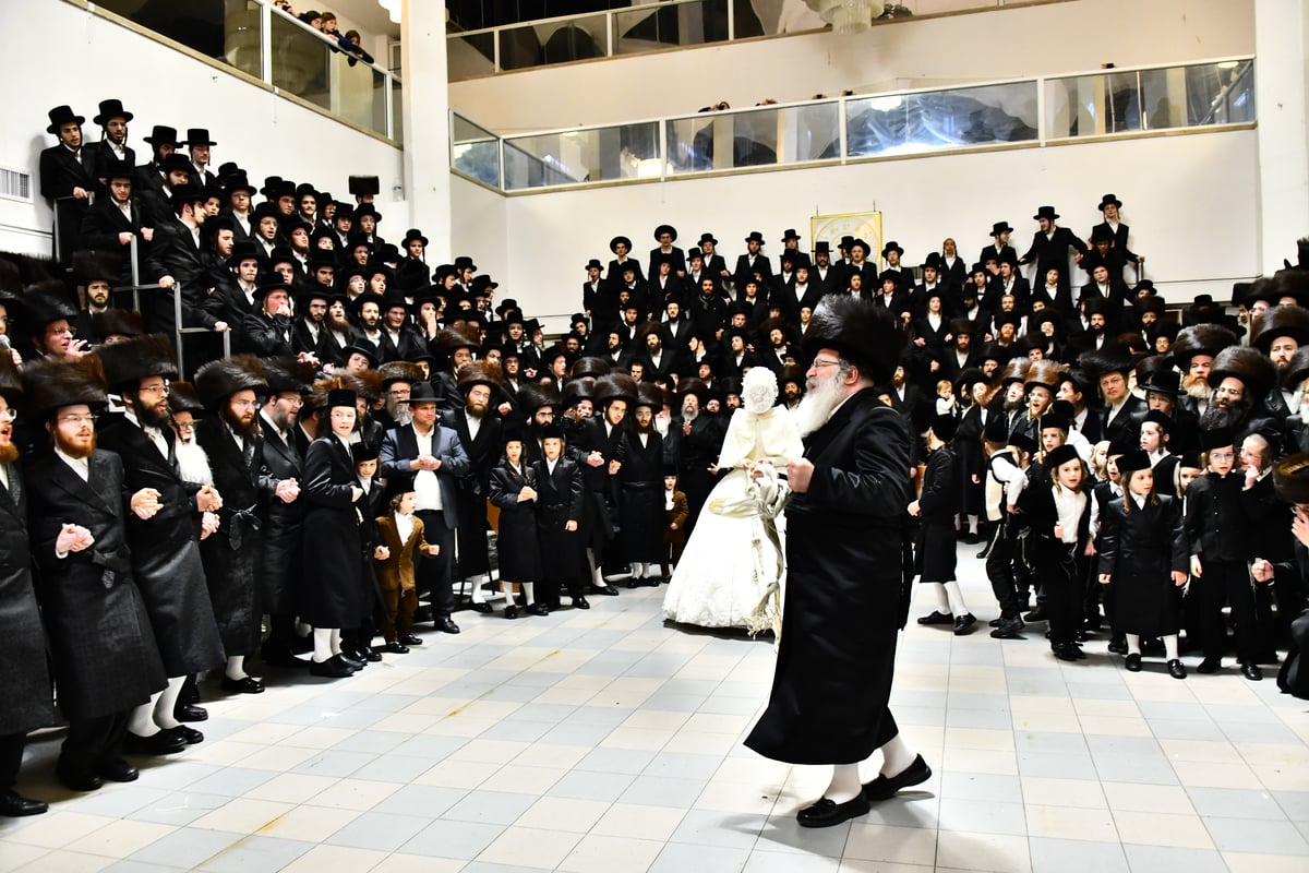 חתונת נכדת הרבי זצ"ל עם נינו של הנגיד • תיעוד