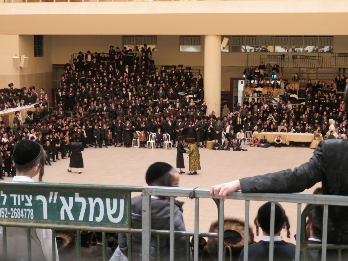 שמחת החתונה בחצרות ויז'ניץ - ביאלה ב"ב