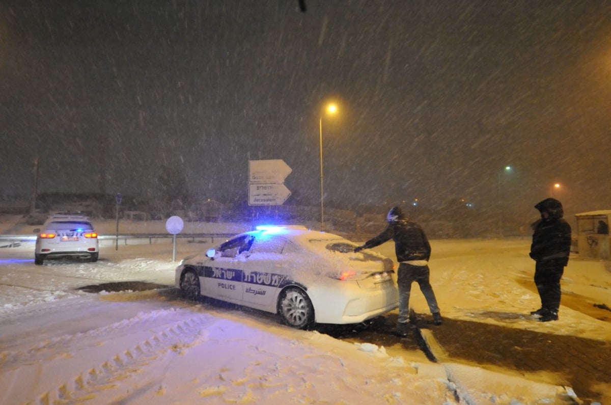 בובות באישון ליל: מראות השלג בביתר עילית