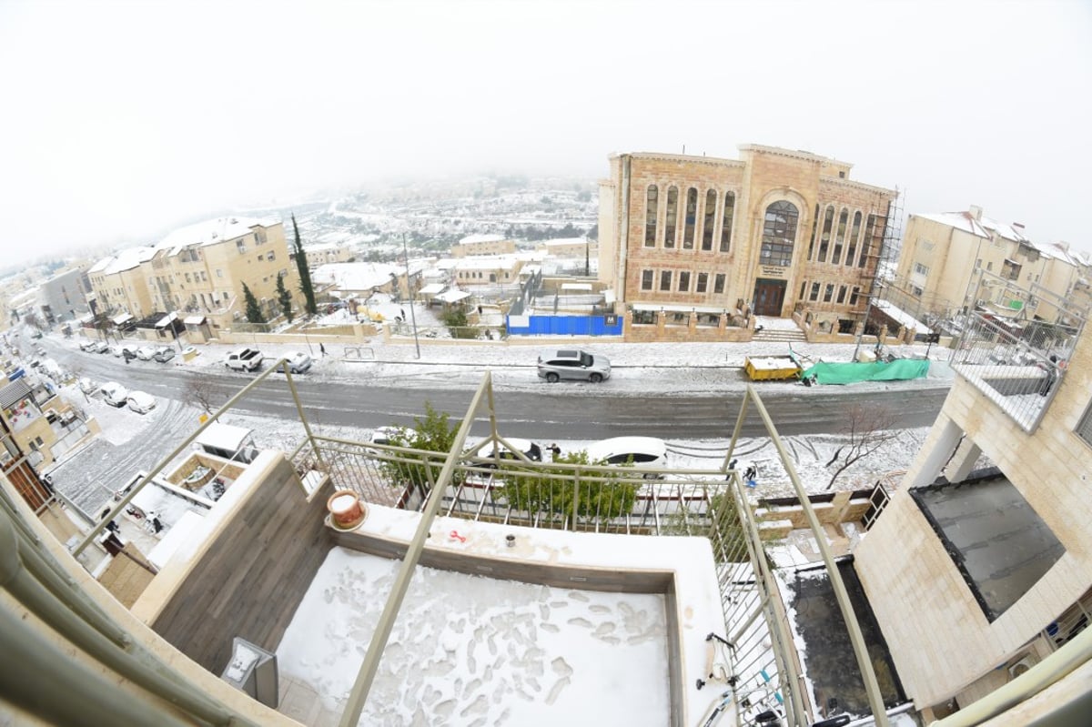 בובות באישון ליל: מראות השלג בביתר עילית