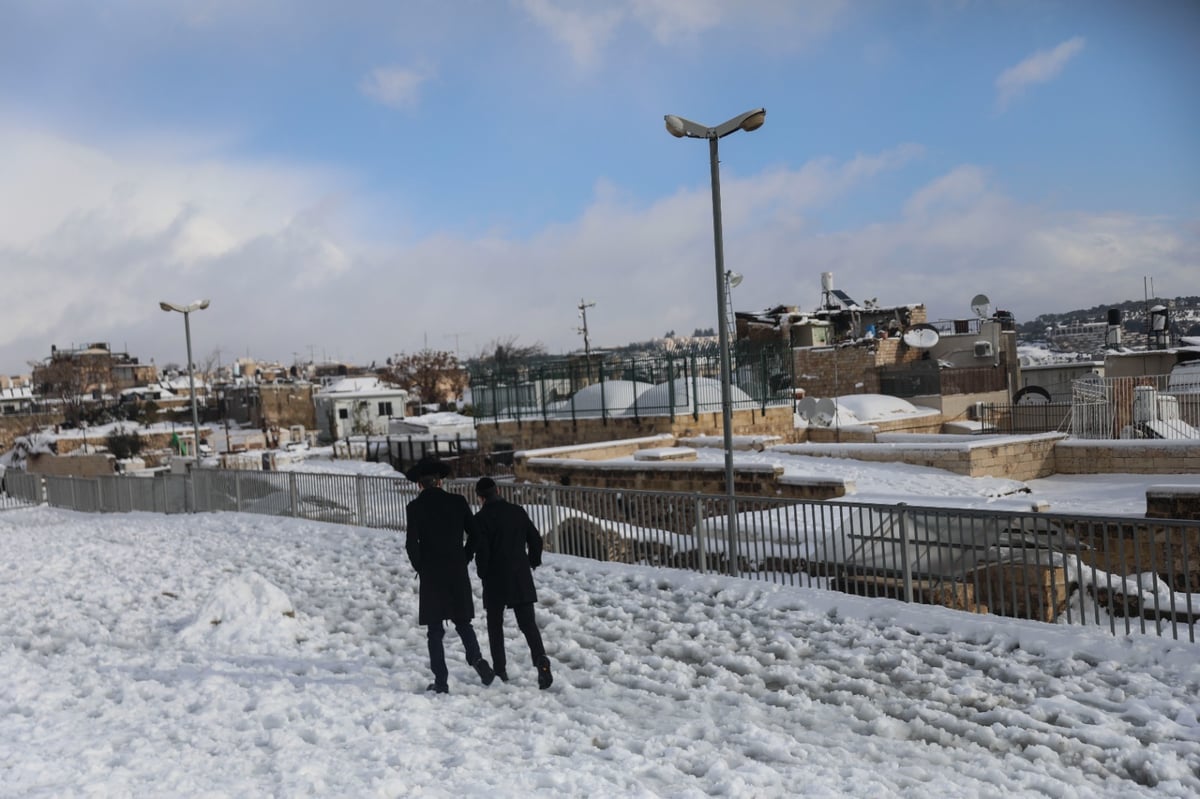 הכותל המערבי נצבע בלבן • גלריה מקיפה