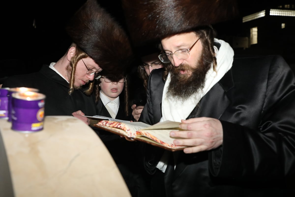 לרגל היארצייט: הרבי מזוטשקא עלה לקבר אביו