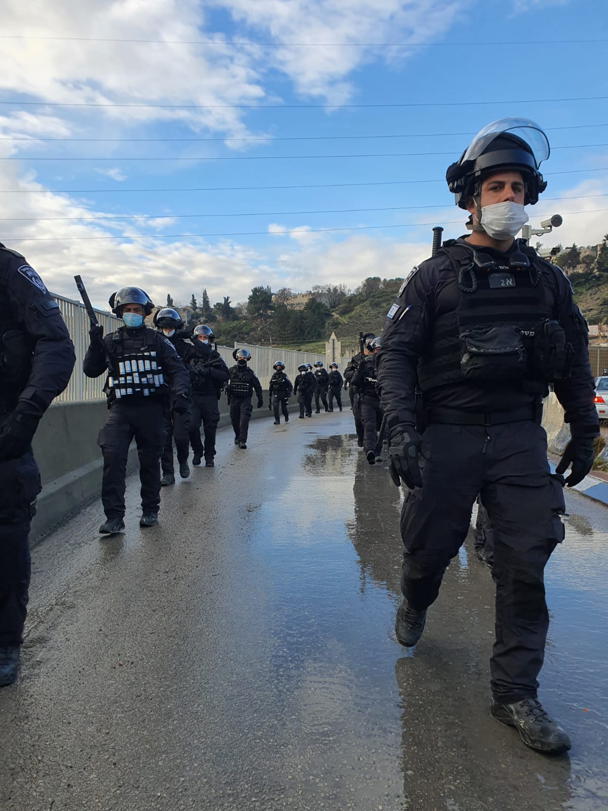 צפו: למעלה מ-150 לוחמים הורסים את ביתו של המחבל הנתעב