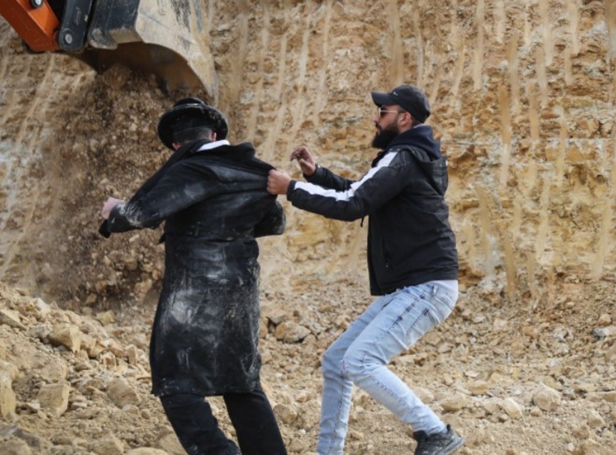 מפגינים נגד חילול קברים: "ערבים מכים אותנו"