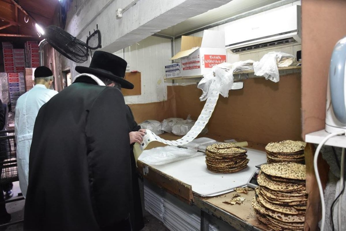 אב"ד ויז'ניץ ערך ביקור במאפיה בבני ברק