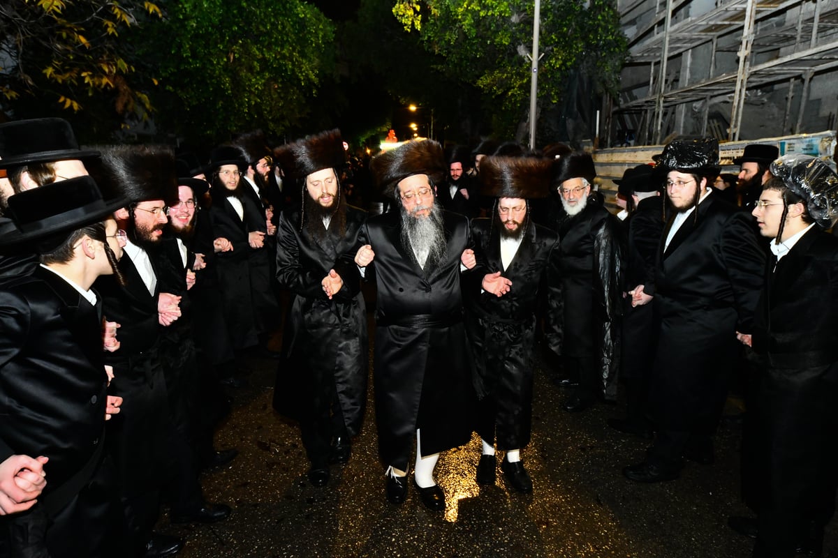 שנה לפטירת גאב"ד 'שבט הלוי': הוכנס ספר תורה